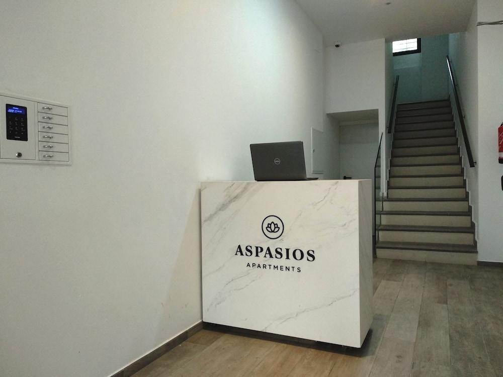 Aspasios Atocha Apartments Madrid Ngoại thất bức ảnh